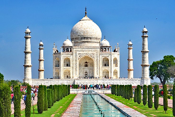 Amritsar to Agra Taxi